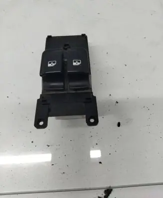 Hyundai i20 (PB PBT) Electric window control switch 202008160