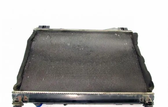 Suzuki Grand Vitara II Coolant radiator
