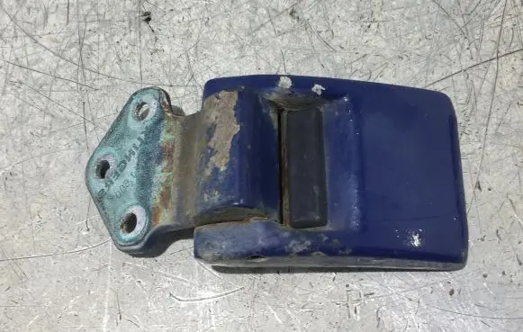 Volkswagen Transporter - Caravelle T5 Rear door lower hinge 7H0827153