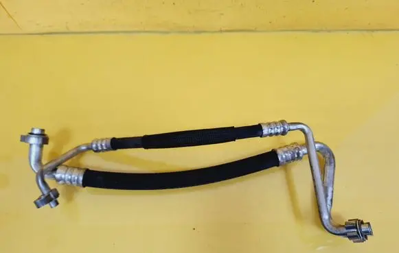 Opel Insignia A Air conditioning (A/C) pipe/hose 13220107