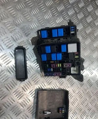 Suzuki Baleno IV Fuse box cover PK14741