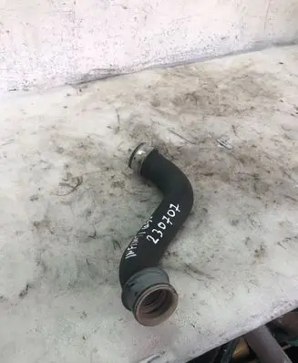 Infiniti Q50 Engine coolant pipe/hose