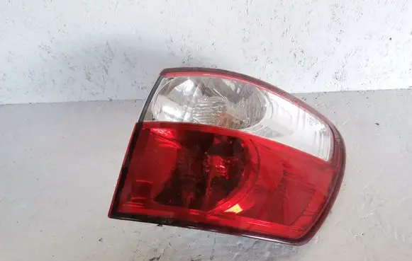 Toyota Avensis Verso Rear/tail lights
