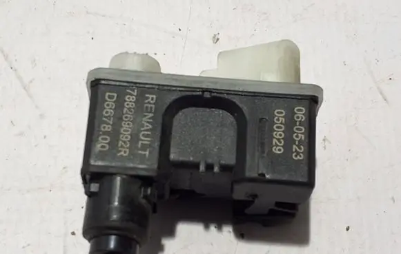 Fuel tank cap lock