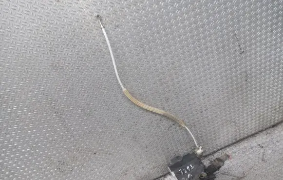 Audi A6 S6 C4 4A Front door lock 4A0173