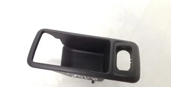 Other rear door trim element