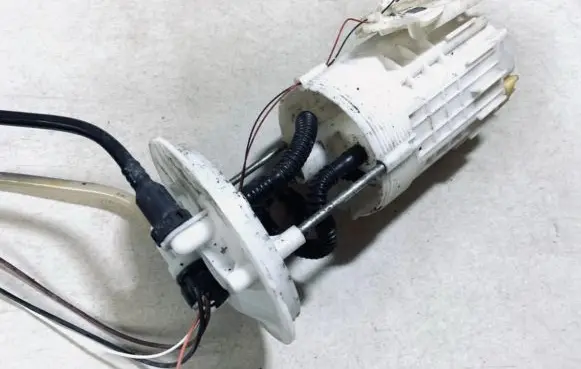Renault Espace - Grand espace IV Fuel level sensor 8200247198