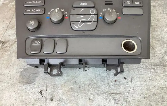 Volvo V70 Climate control unit 054269 9004441 9452368
