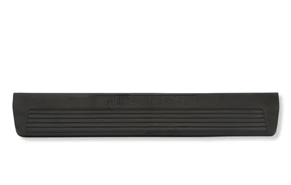Mitsubishi Pajero Side skirt rear trim 941204