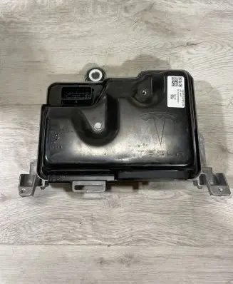 Tesla Model 3 Central body control module 1583991 89926 158399101C
