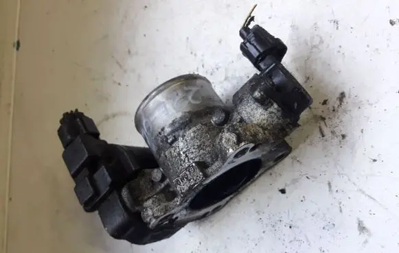 Toyota Corolla Verso E121 Engine shut-off valve 