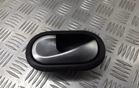 Renault Scenic II - Grand scenic II Rear door interior handle trim 8200028487