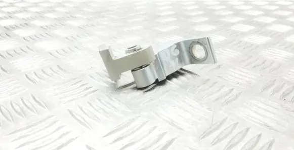 Skoda Yeti (5L) Rear door upper hinge 8K0831402A