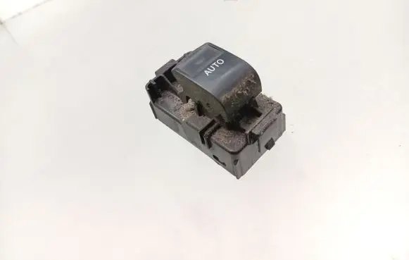 Toyota Prius+ (ZVW40) Electric window control switch 8724D45