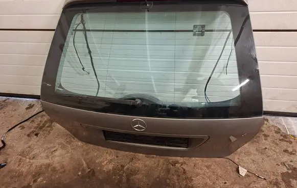 Mercedes-Benz C W203 Tailgate/trunk/boot lid
