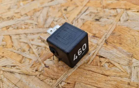 Volkswagen PASSAT B6 Other relay 1K0951253A V23134J52X430
