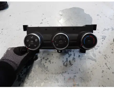 Renault Trafic III (X82) Climate control unit 285251647R T447381