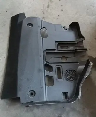 BMW 4 F32 F33 Foot area side trim 9218566