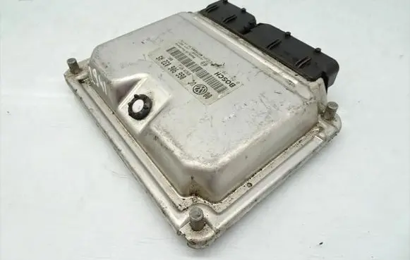 Volkswagen PASSAT B5.5 Engine control unit/module 066906032AS 0261207880