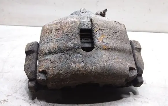 Volkswagen Touran II Front brake caliper