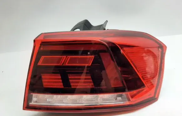 Volkswagen PASSAT B8 Rear/tail lights 3G9945096G