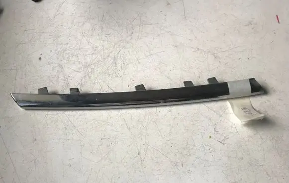 Opel Insignia A Front bumper upper radiator grill 13264450