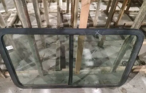 Renault Master II Rear side window as2