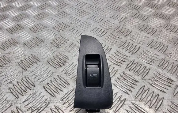 Toyota Avensis T250 Electric window control switch 7427205020