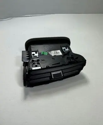 Nissan Qashqai Dashboard side air vent grill/cover trim