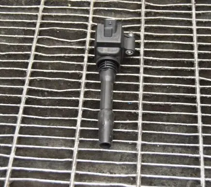 BMW 2 F22 F23 High voltage ignition coil 8643360 77850002