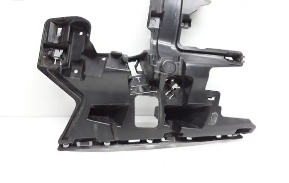 Volvo V40 Front bumper mounting bracket 31347089