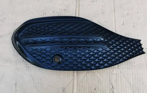 Mercedes-Benz C W206 Front bumper lower grill A2068856501 Kratka zderzaka przód lewa w206