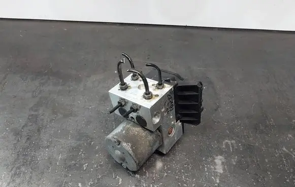 Volkswagen PASSAT B5 ABS Pump 8E0614111T 0265202401