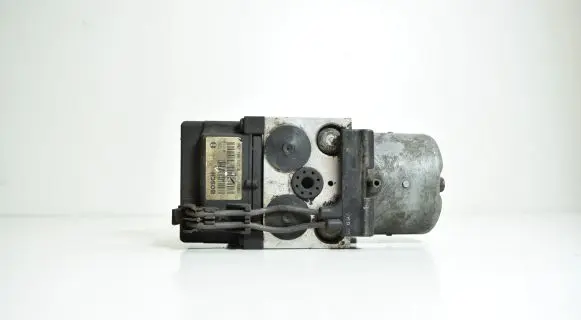 Audi A4 S4 B5 8D ABS Pump 8E0614111H