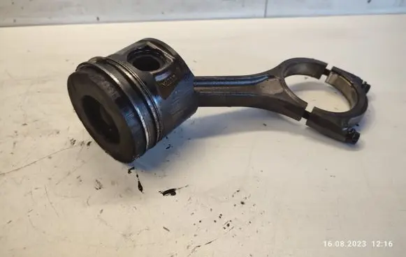 Peugeot 607 Piston with connecting rod
