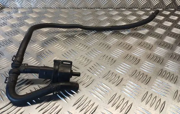 Volkswagen Golf V Valve vacuum 058133459