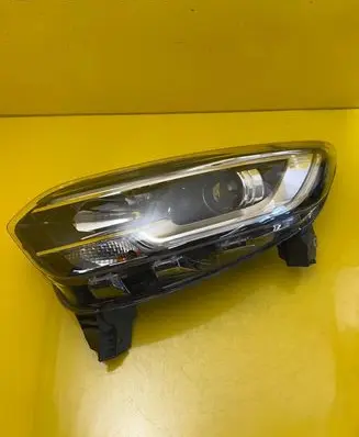 Renault Kadjar Headlight/headlamp 260609857R