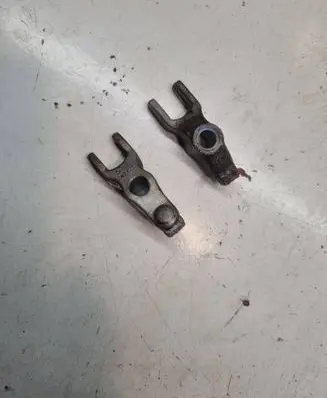 Opel Insignia A Fuel Injector clamp holder 324763