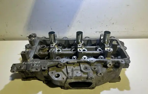 Dodge Durango Engine head 04893811AF