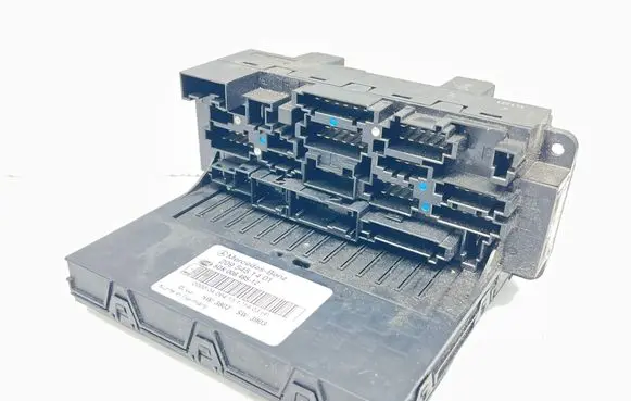 Mercedes-Benz CLK A209 C209 Fuse box set 2095451401 5DK00848512