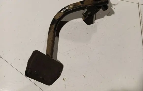 Volvo XC90 Brake pedal 
