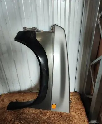 Nissan Terrano Fender