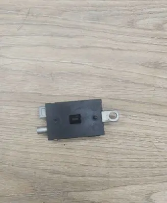Volvo V60 Aerial antenna amplifier 7CP118C847CA 20130418 P30761696