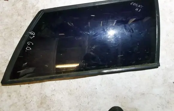 Volkswagen PASSAT B4 Rear side window