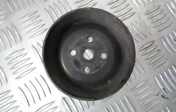 Ford Focus Water pump pulley 98MF8509AC