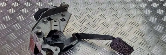Mazda 2 Brake pedal BDF71