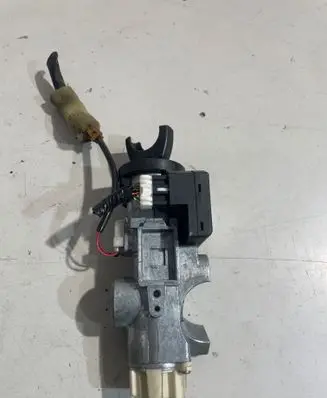 Nissan X-Trail T30 Ignition lock 5WK48042A 28590C9902