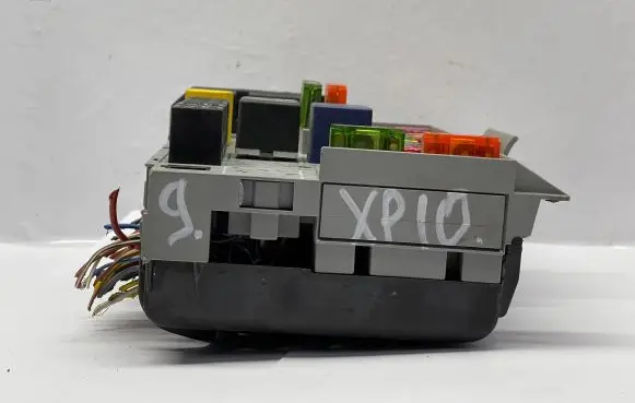 Opel Zafira A Fuse box set 90589965
