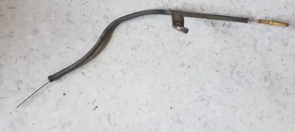 Lexus IS 200-300 Oil level dip stick 