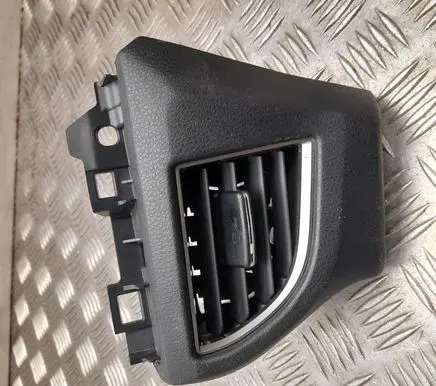 Rear air vent grill